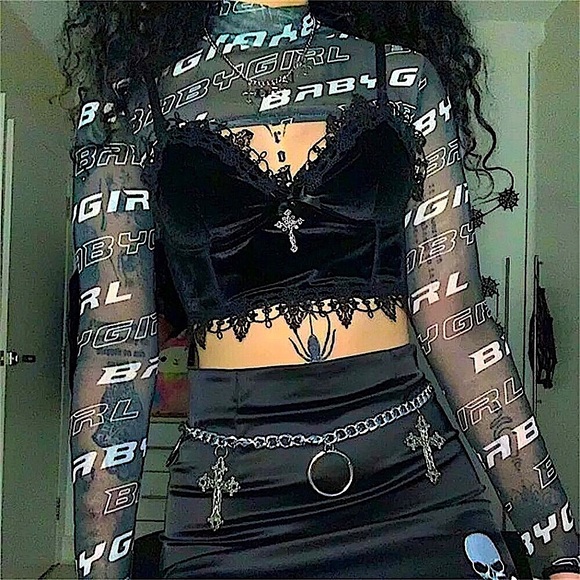 Black velvet cross lace trim crop top - Picture 6 of 16